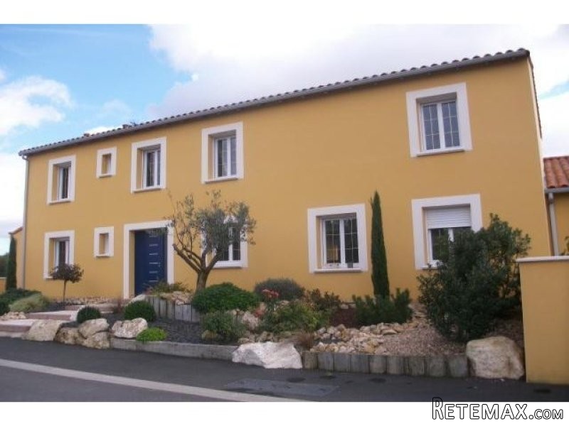 3 bedroom Villa For Sale: 79000 NIORT