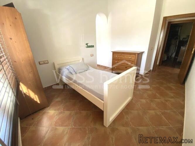 A Lovely & spacious 192m2, recently renovated, 4 bed, 2.. - 13