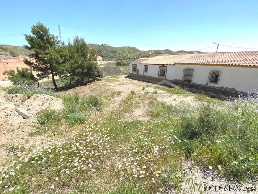 Semi detached country house of approx 104m2 currently with.. - 3