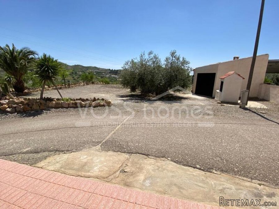 Semi detached country house of approx 104m2 currently with.. - 4