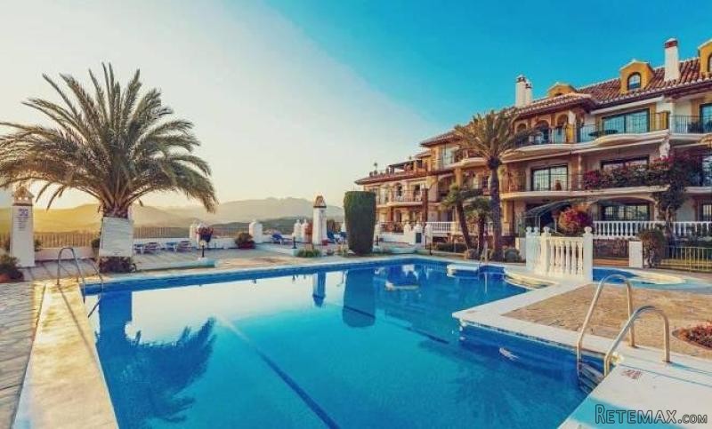 3 bedroom town house for sale