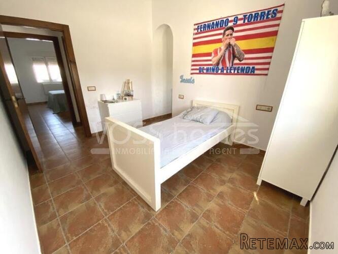 A Lovely & spacious 192m2, recently renovated, 4 bed, 2.. - 15