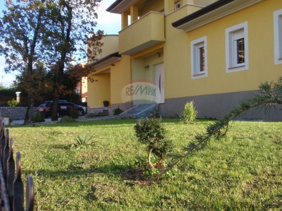 MATULJI - vila sa prekrasnim pogledom, velika okućnica - 5