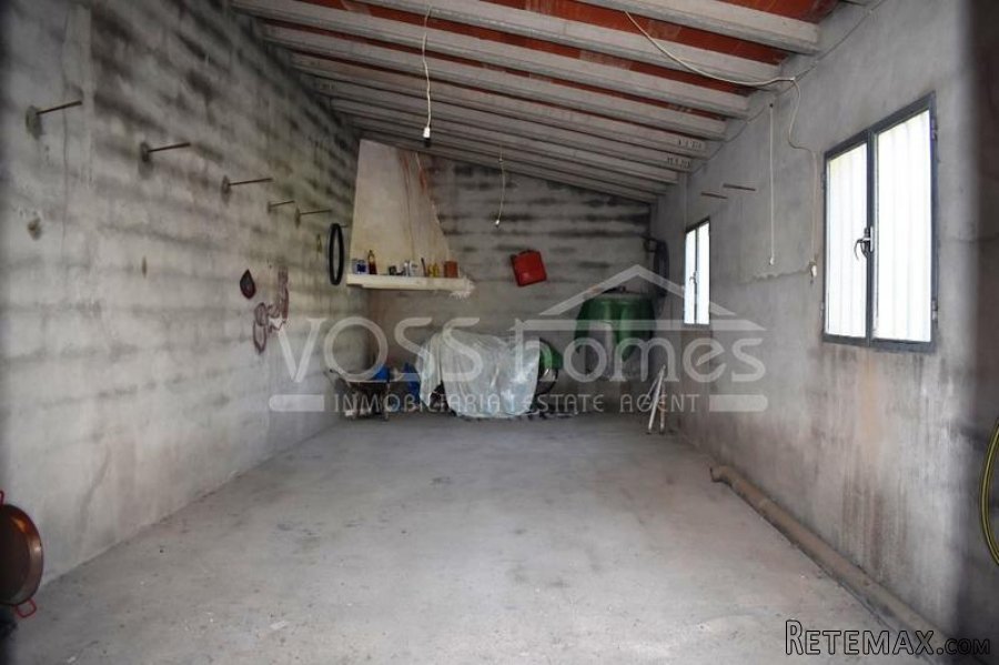 A 3 bedroom, 1 bathroom village house of 98m2 with garage.. - 16