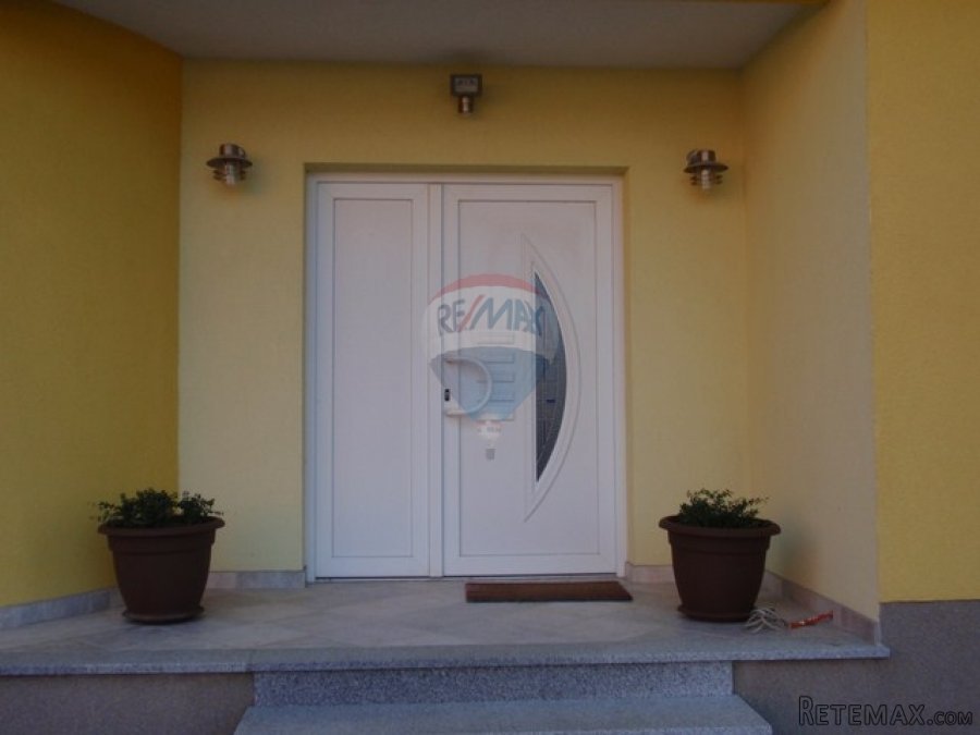 MATULJI - vila sa prekrasnim pogledom, velika okućnica - 8