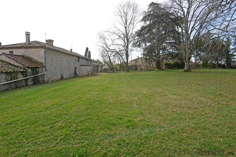 Farmhouse To Renovate , 1/2 Acre, Near.. - 2