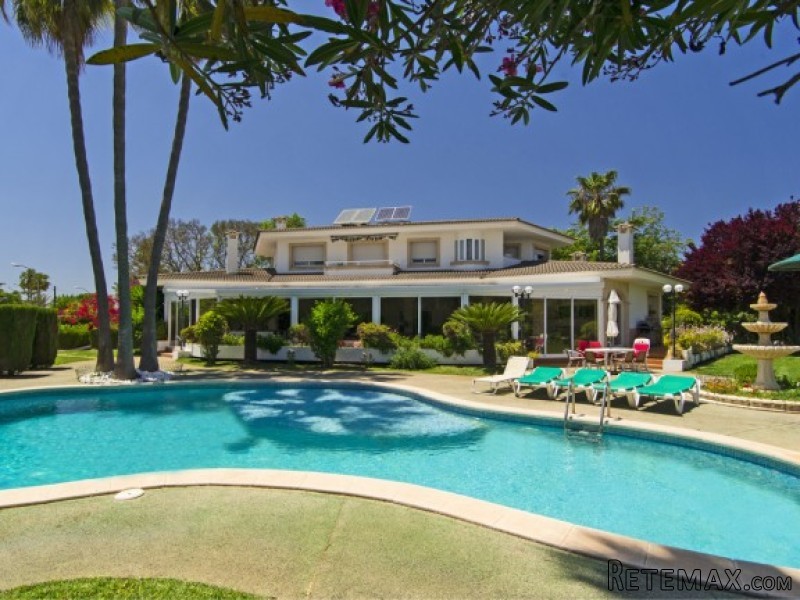 Wonderful Villa In A Residential Area..