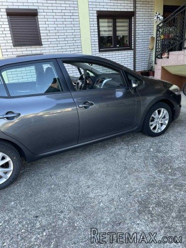 Toyota Auris - 2
