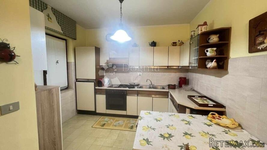 Kuća sa 2 stana - 3 km od Labina - 3