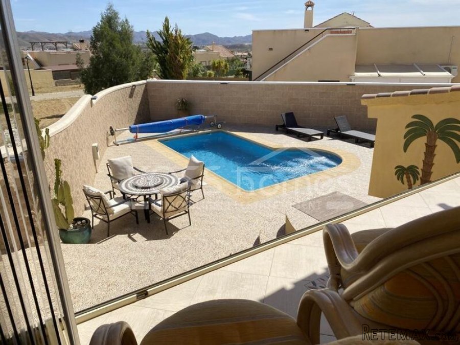 NEW & EXCLUSIVE LISTING TO VOSS HOMES - A stunning.. - 4