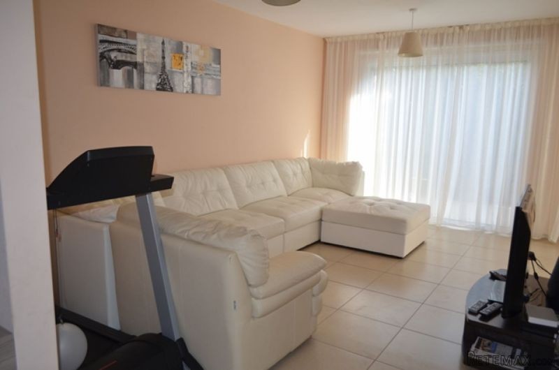 Newish 2 bedroom ground floor apartment..