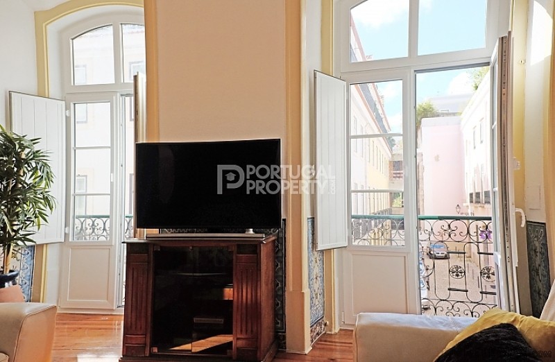 Superb Historical Apartment in Chiado