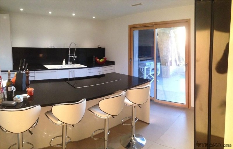 Magnificent Property With Exceptional.. - 2