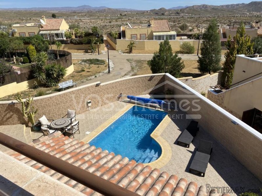 NEW & EXCLUSIVE LISTING TO VOSS HOMES - A stunning.. - 7