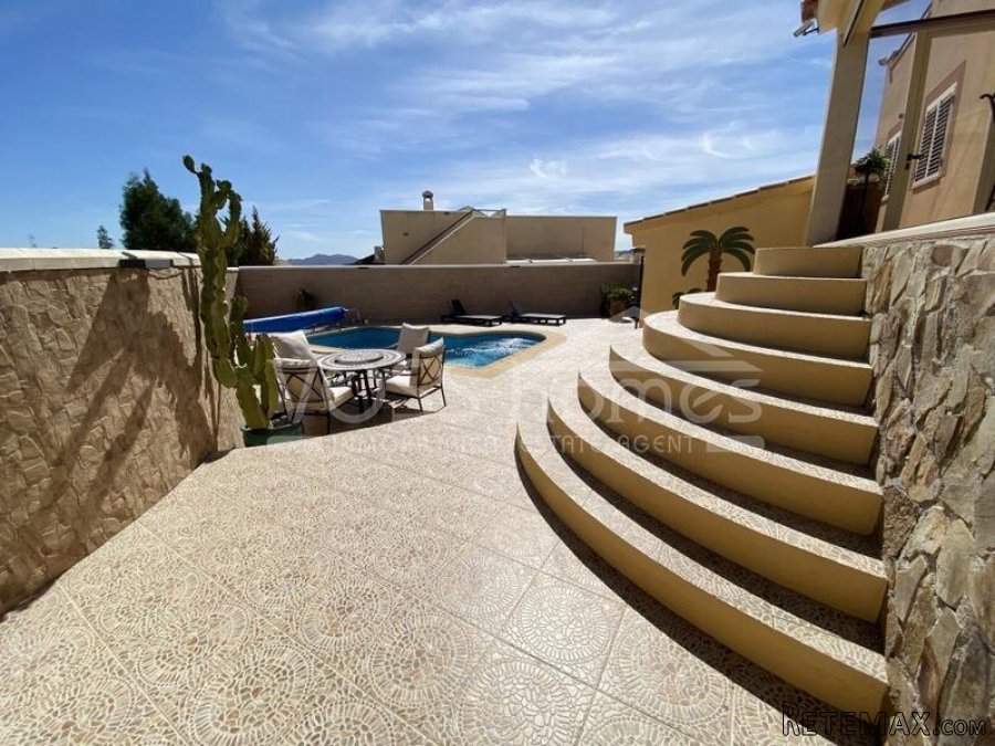 NEW & EXCLUSIVE LISTING TO VOSS HOMES - A stunning.. - 8