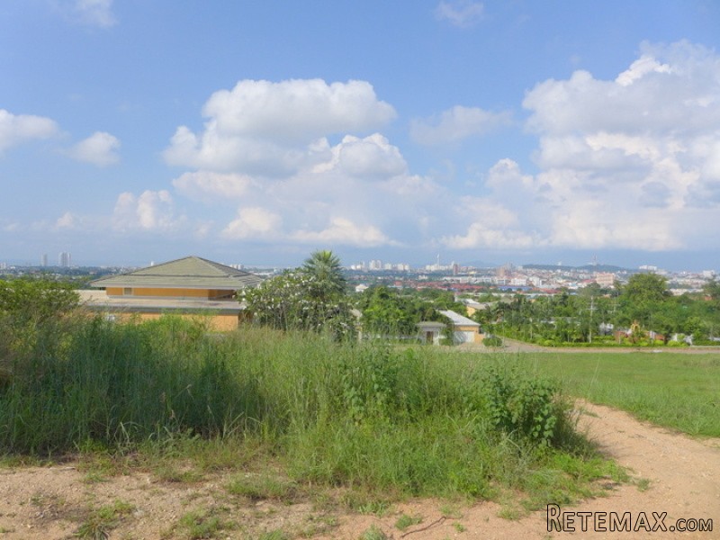 Gorgeous building plot with panoramic..