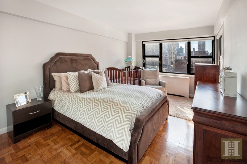 1 bedroom Apartment For Sale: 345 EAST.. - 2