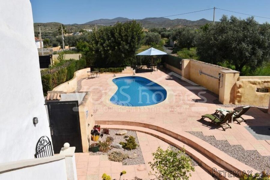 NEW & EXCLUSIVE LISTING TO VOSS HOMES - THIS REALLY IS A.. - 2