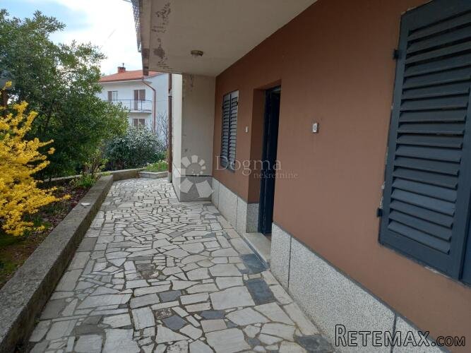Rijeka, G.Drenova, kuća sa tri stana - 2