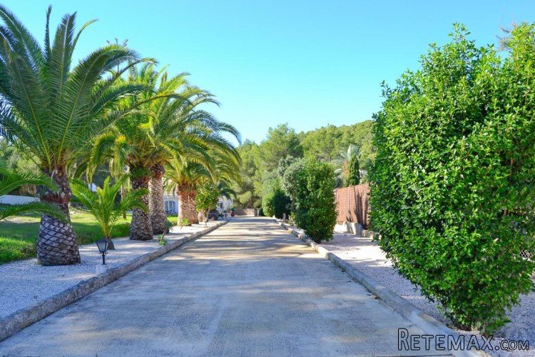Magnificent Villa on a totally flat plot of 4,309 m².. - 3