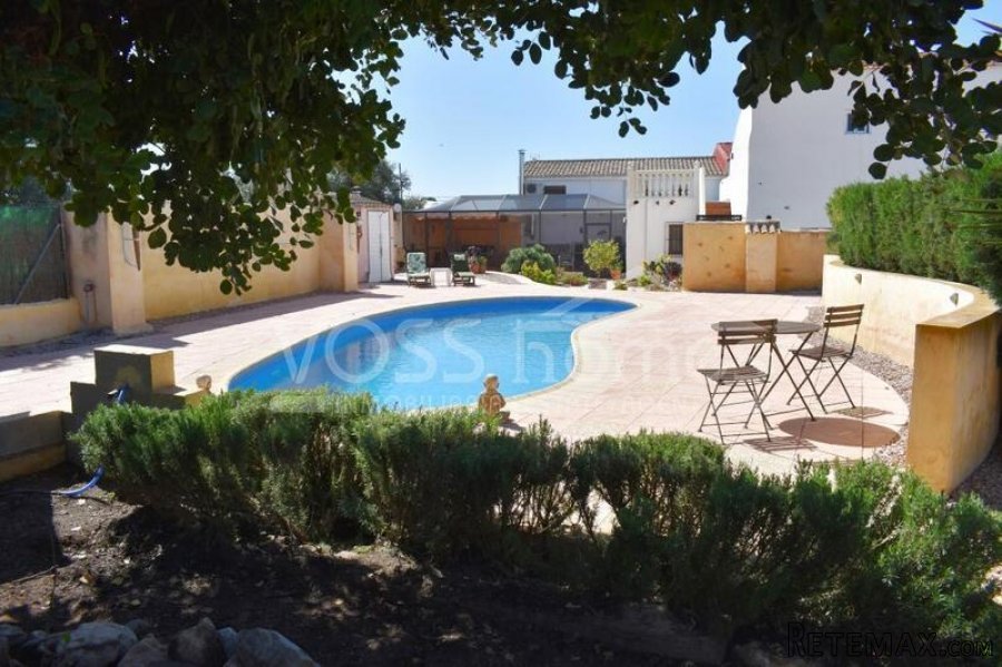 NEW & EXCLUSIVE LISTING TO VOSS HOMES - THIS REALLY IS A.. - 3