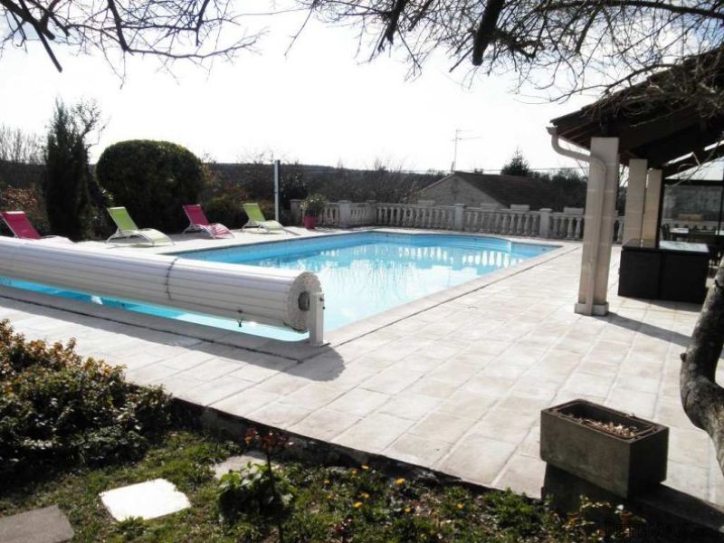 Pretty House with Swimming Pool - 2