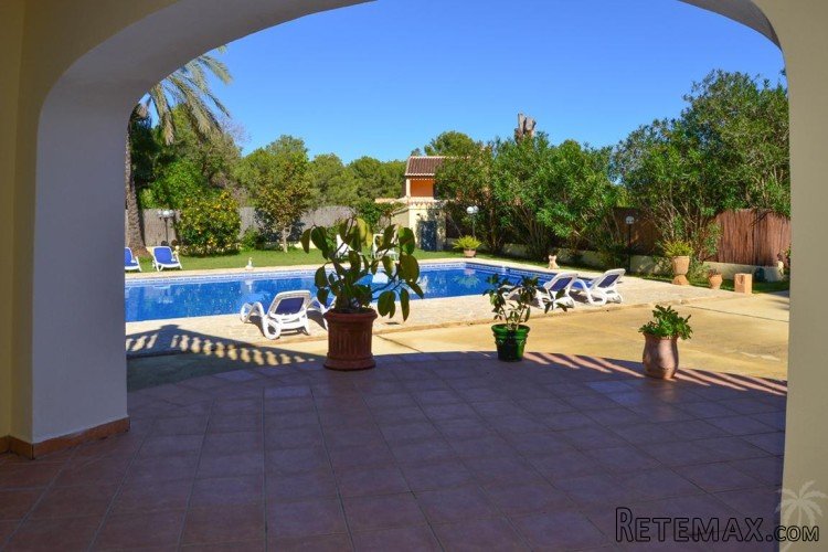 Magnificent Villa on a totally flat plot of 4,309 m².. - 4