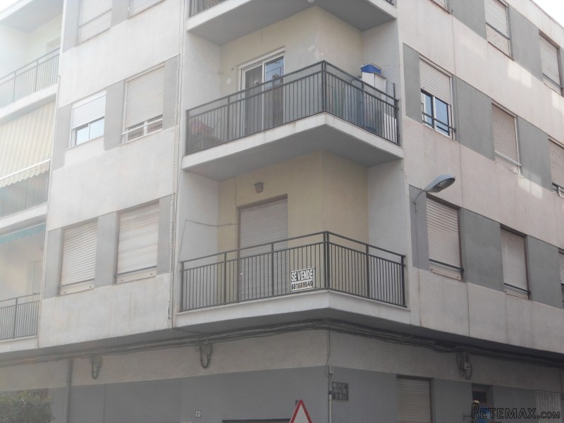 2 bedroom, 1 bathroom Apartment, (build..