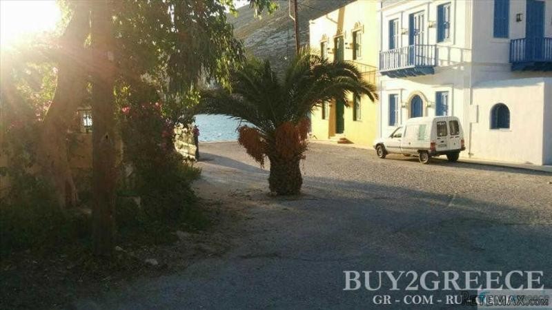 Β779 - FOR SALE PLOT 142m2