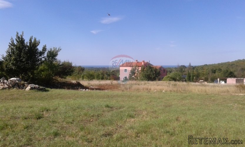 Višnjan, građevinsko zemljište pravokutnog oblika s...