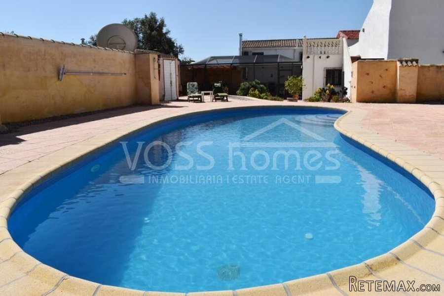 NEW & EXCLUSIVE LISTING TO VOSS HOMES - THIS REALLY IS A.. - 8