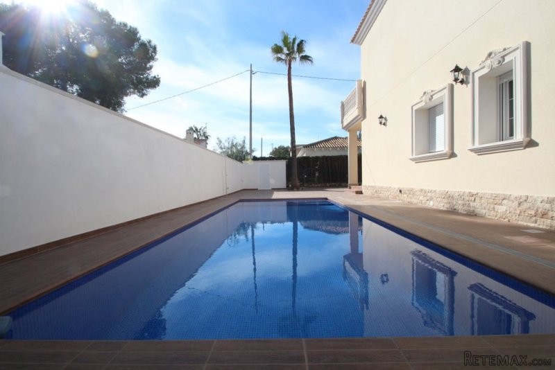 5 Bedrooms - Villa - Alicante - For Sale - 2
