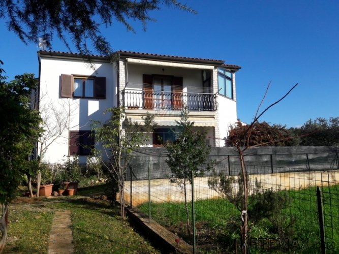 ISTRA,PULA -Dvoetažna obiteljska kuća s lijepim pogledom - 2