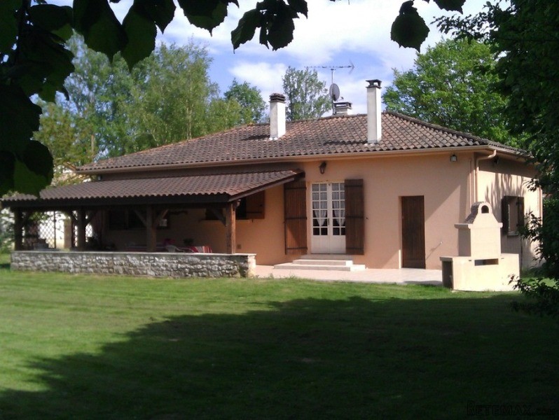 Single Story Villa With Garden And..