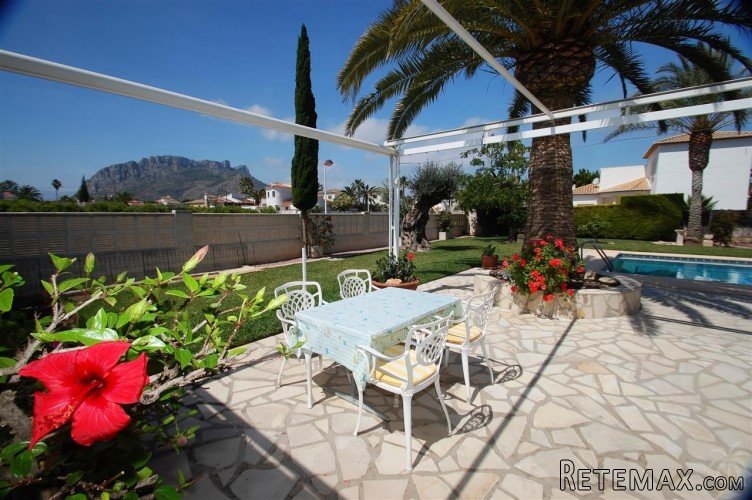 Beautiful, luxury Villa in a quiet residential area of Els.. - 2