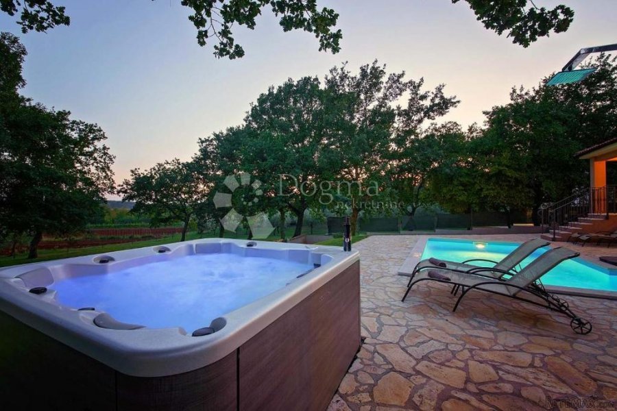ELEGANTNA VILLA SA BAZENOM NADOMAK POREČA - 3