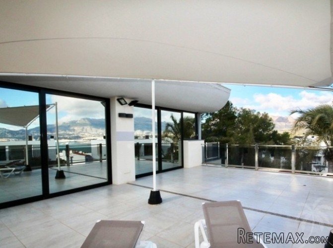 Modern luxury villa within easy walking distance of all.. - 3