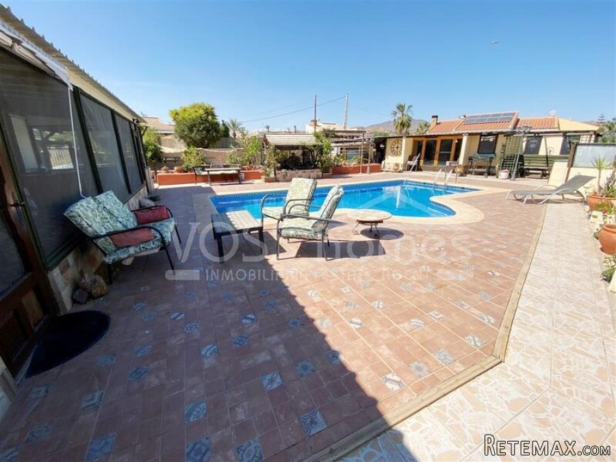 NEW & EXCLUSIVE LISTING TO VOSS HOMES - A spacious 3 bed.. - 5