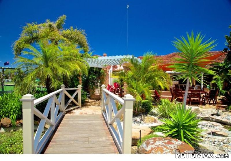 Immaculate One Bedroom Ground Floor..