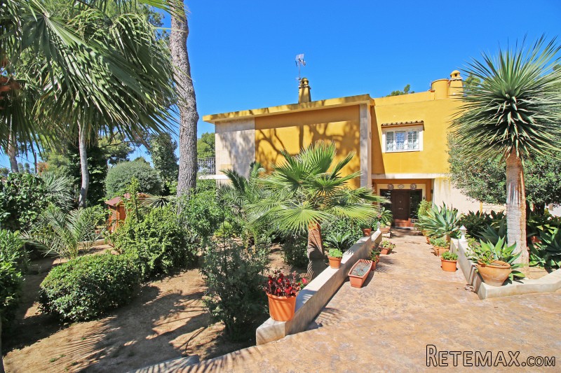 Old Villa In Bendiant