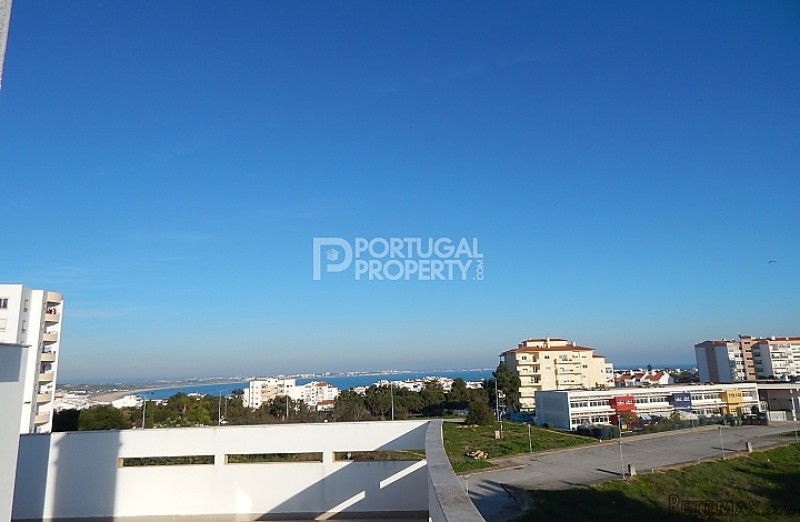 Spacious 2 bedroom duplex apartment in..
