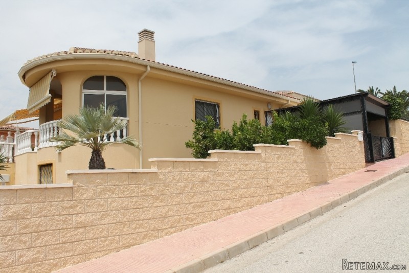 3 Bedrooms - Villa - Alicante - For Sale