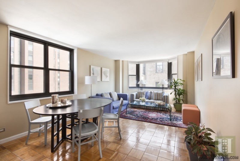 4 bedroom Apartment For Sale: 200 EAST..