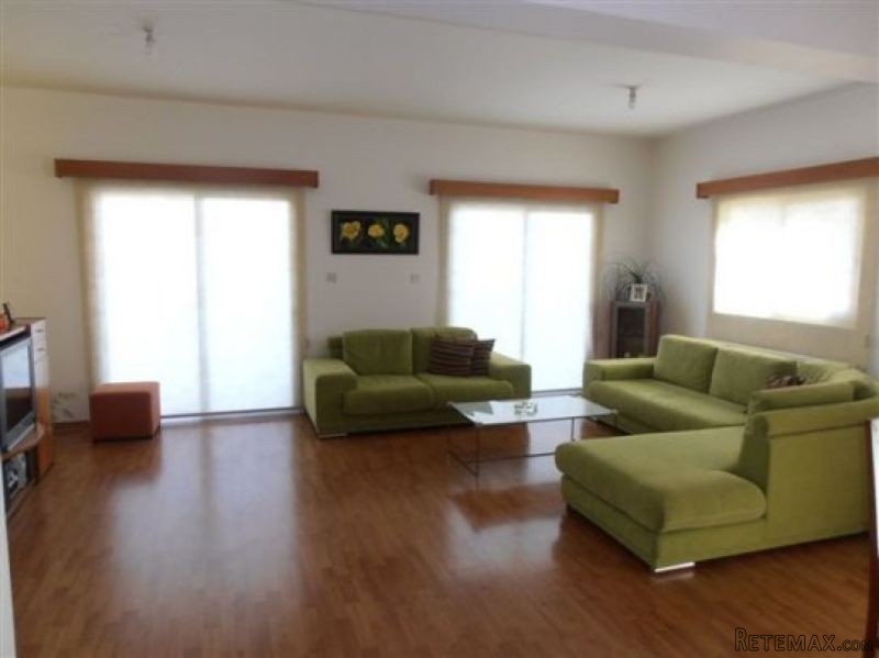 FOR SALE 3 BED APARTMENT IN STROVOLOS