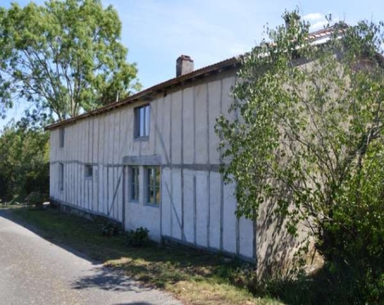Country cottage with gite and 2.8ha of.. - 2