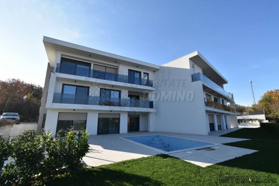 Luksuzni penthouse s krovnim bazenom i otvorenim pogledom.. - 2