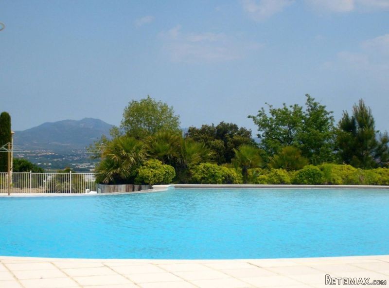 Sale Apartment - Roquebrune-sur-Argens - 2