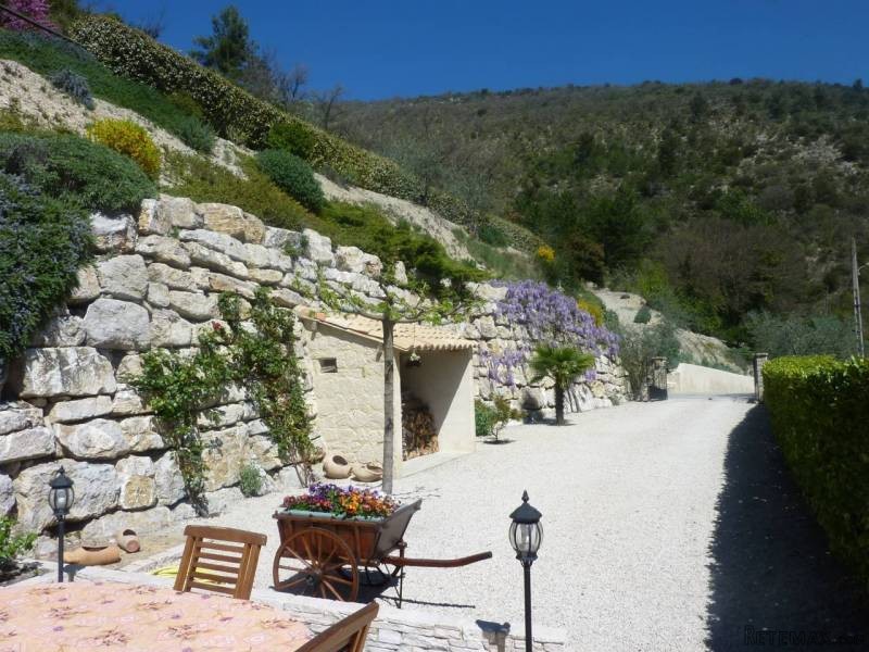 Stone House For SaleWith 3000m2 Of.. - 2