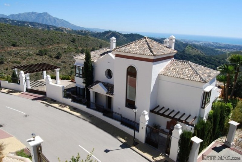 4 Bedrooms - Villa - Malaga - For Sale