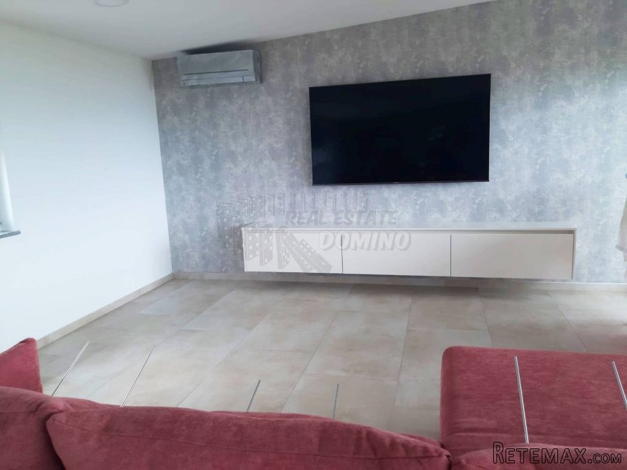 Luksuzni penthouse s krovnim bazenom i otvorenim pogledom.. - 9